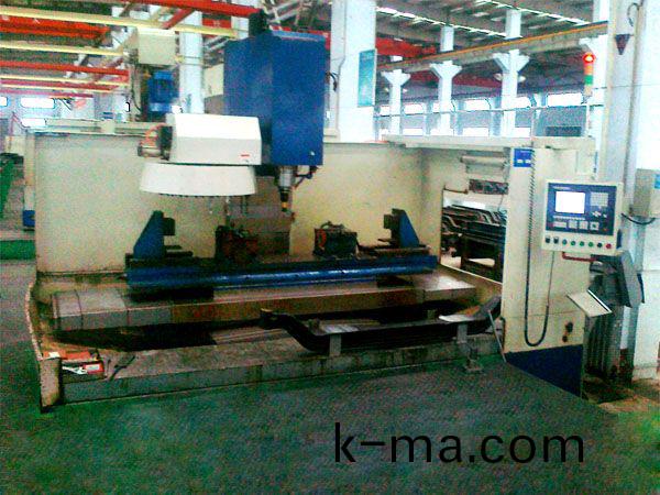 前軸十(shi)孔(kong)加(jia)工(gong)專(zhuan)用立式加(jia)工