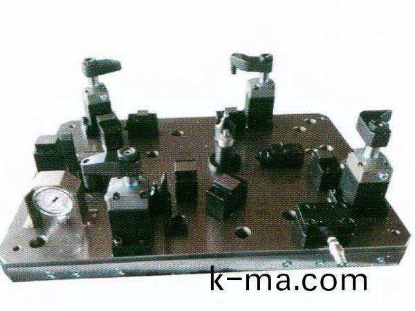 齒(chi)輪(lun)室罩(zhao)蓋(gai)液壓裌具